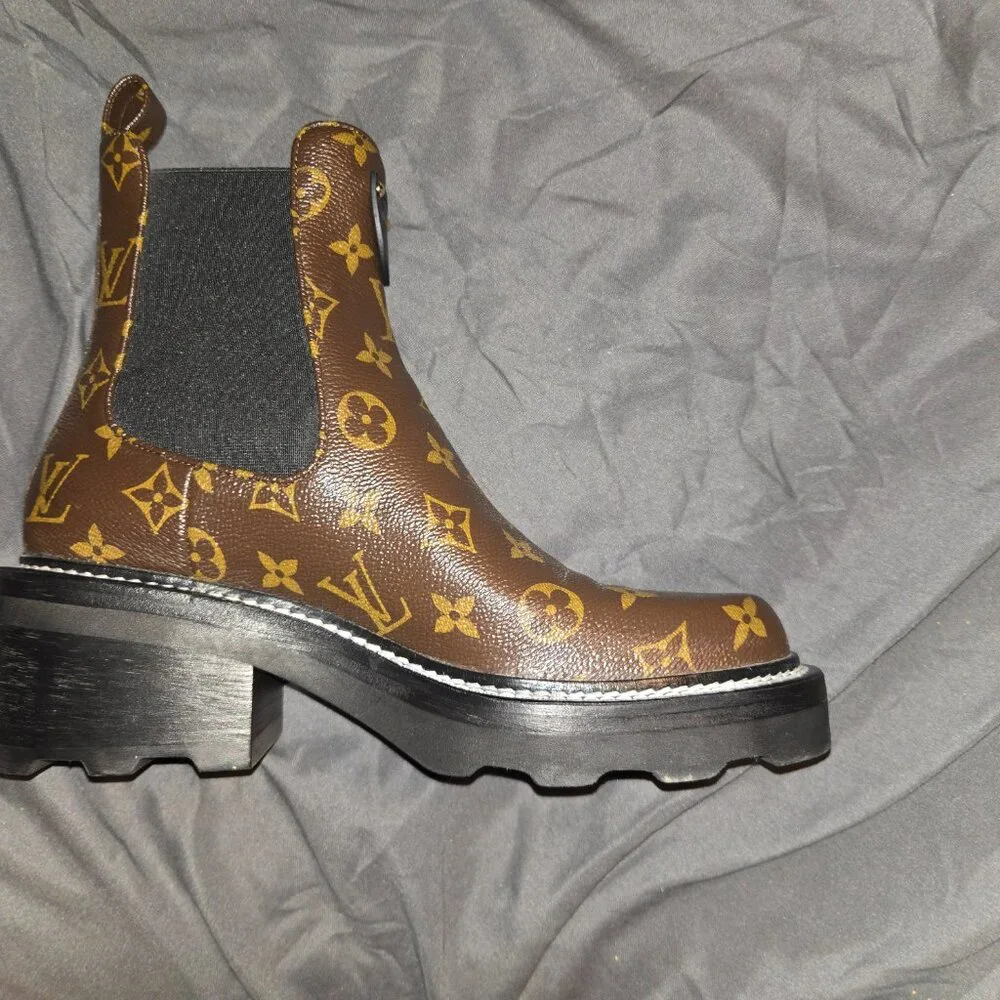 Louis Vuitton Beaubourg Ankle Boot - Picture 10 of 12